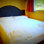 假日公园 Villaggio Marinella Direttamente Sul Mare 3*