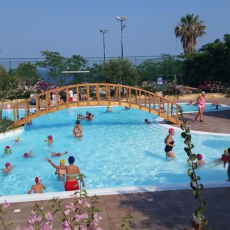 Village de vacances Villaggio Marinella Direttamente Sul Mare 3*