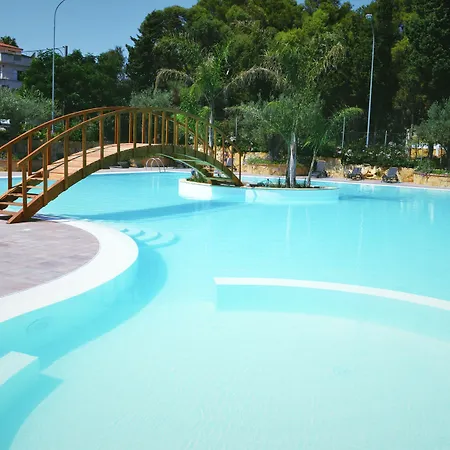 Holiday park Villaggio Marinella Direttamente Sul Mare 3*