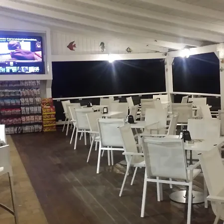 홀리데이파크 Villaggio Marinella Direttamente Sul Mare 3*