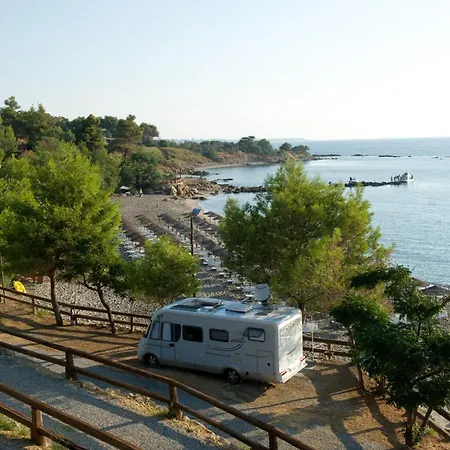 假日公园 Villaggio Marinella Direttamente Sul Mare 3*