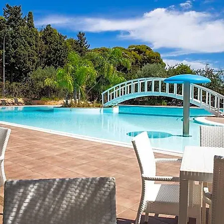 منتزه العطل Villaggio Marinella Direttamente Sul Mare 3*