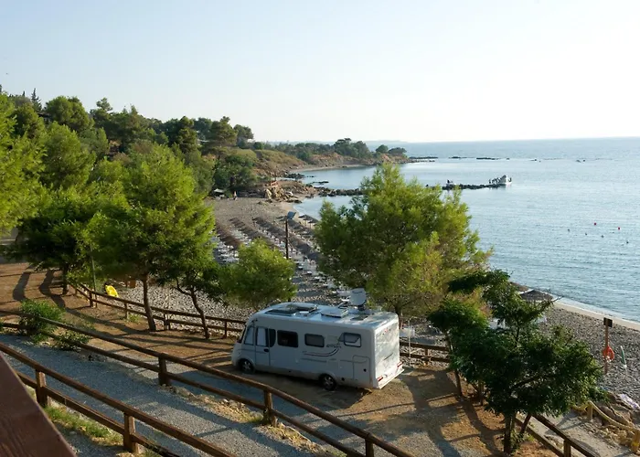 Aldeamento Turístico Villaggio Marinella Direttamente Sul Mare 3*